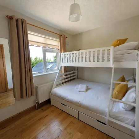 Modern Stylish 3-bed Sleeps 6