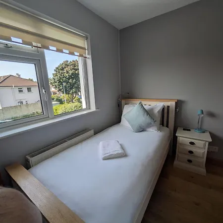 Modern Stylish 3-bed Sleeps 6 * Galway